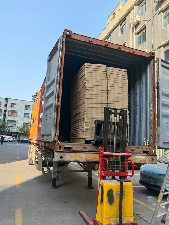 SINSTは年末に向けて全力疾走、大量の出荷が会社の最終決戦を後押し